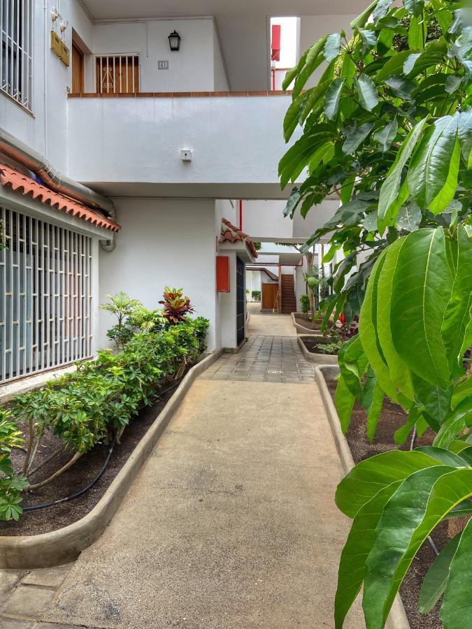 1 Bed Los Cristianos Near The Bus Station 아로나 외부 사진