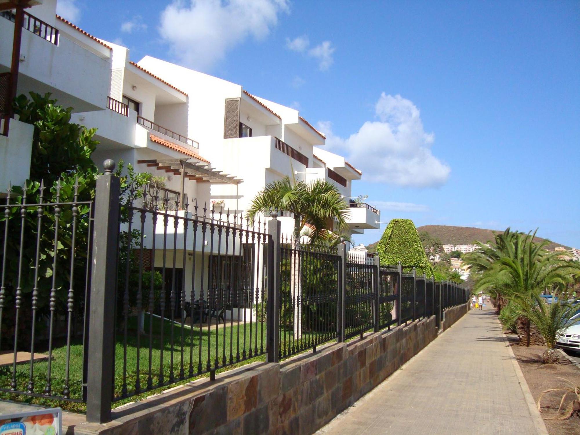 1 Bed Los Cristianos Near The Bus Station 아로나 외부 사진