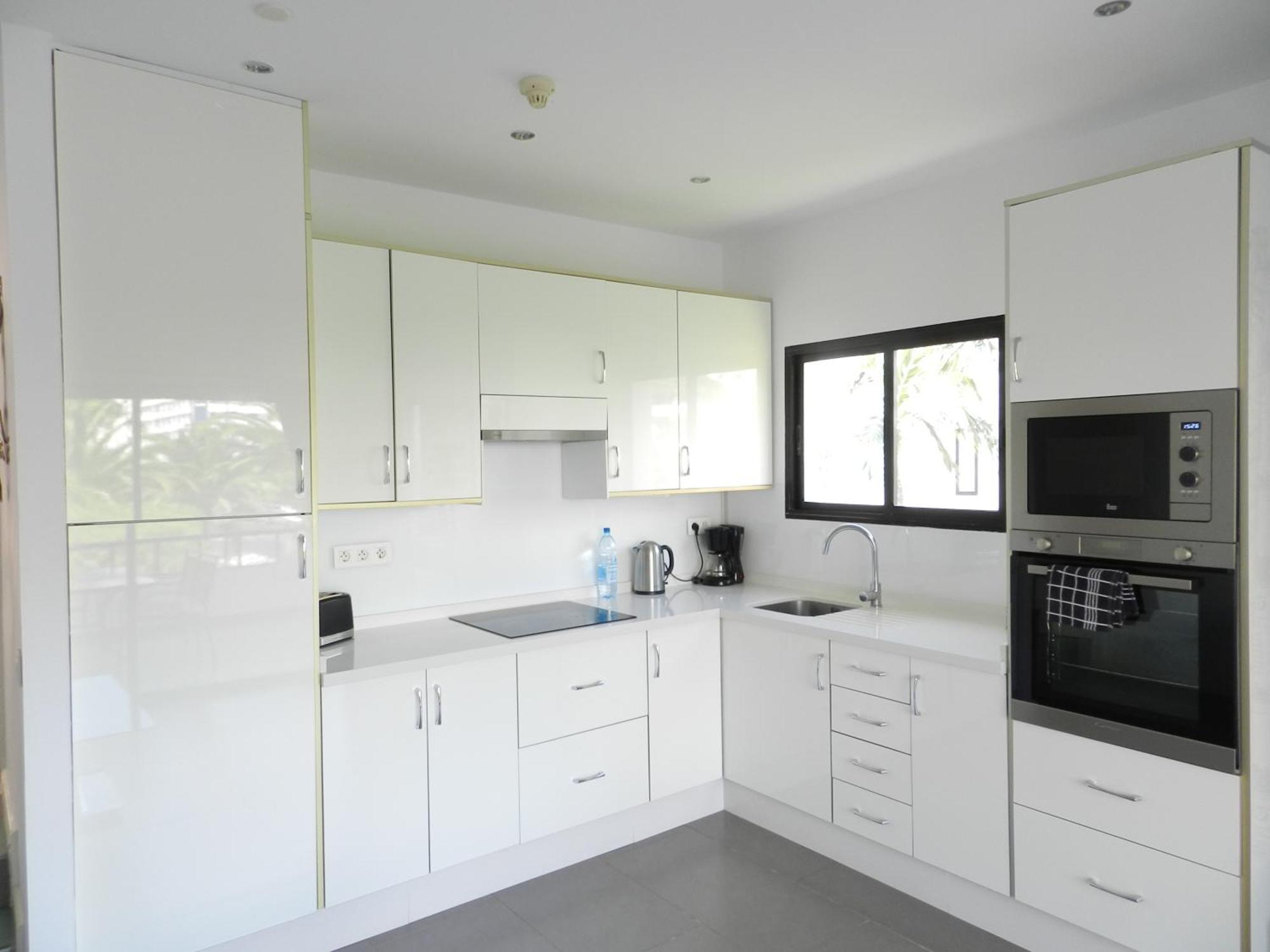 1 Bed Los Cristianos Near The Bus Station 아로나 외부 사진
